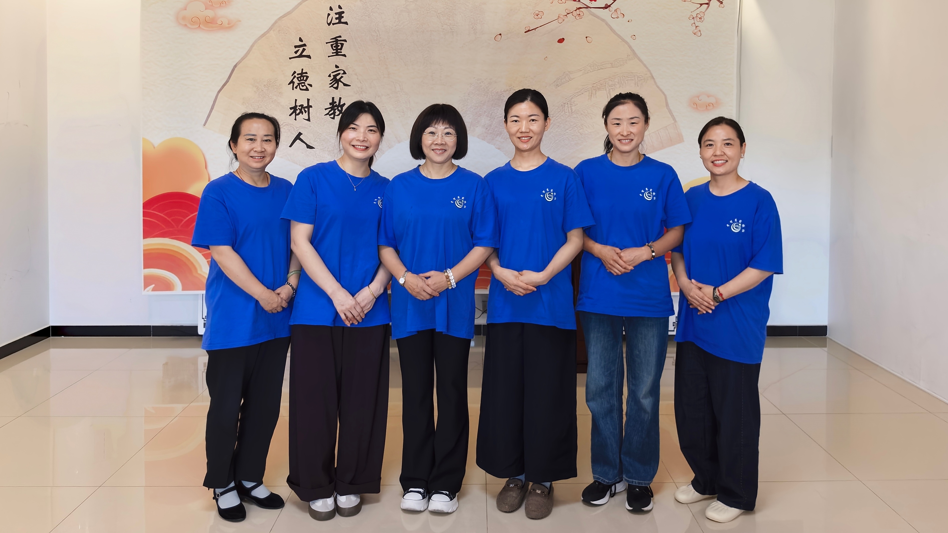 国庆七日进修：一场分文不取，却治愈一生的家庭教育课